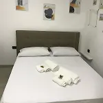 Nadyle House 게스트하우스 3*