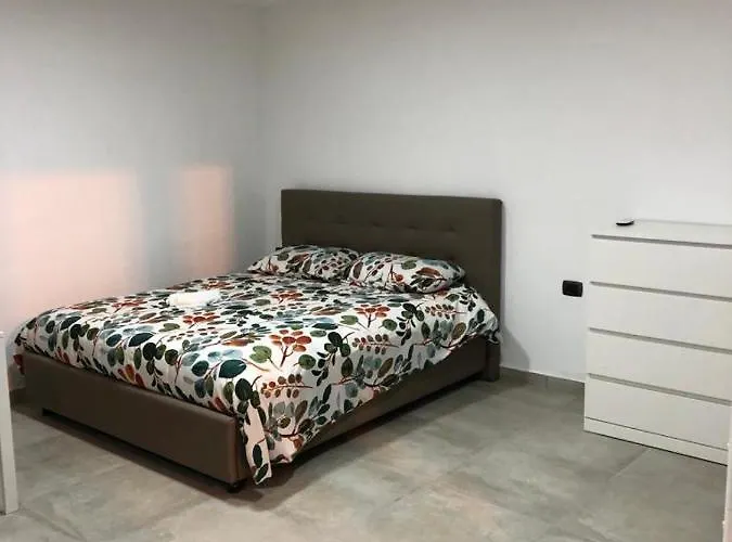 Гостевой дом Nadyle House Неаполь